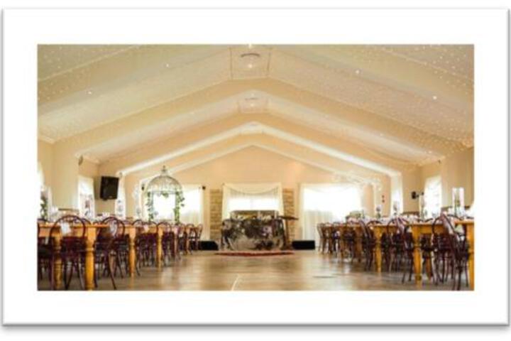 Ballroom/Hall 10 of 44