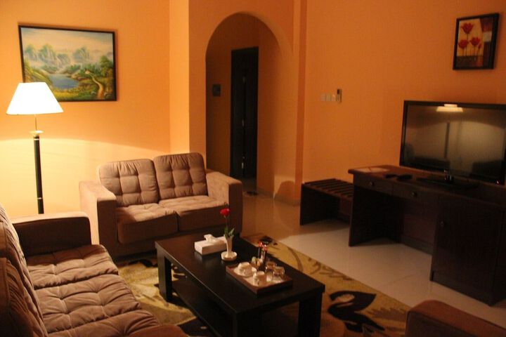 Room 4 of 30