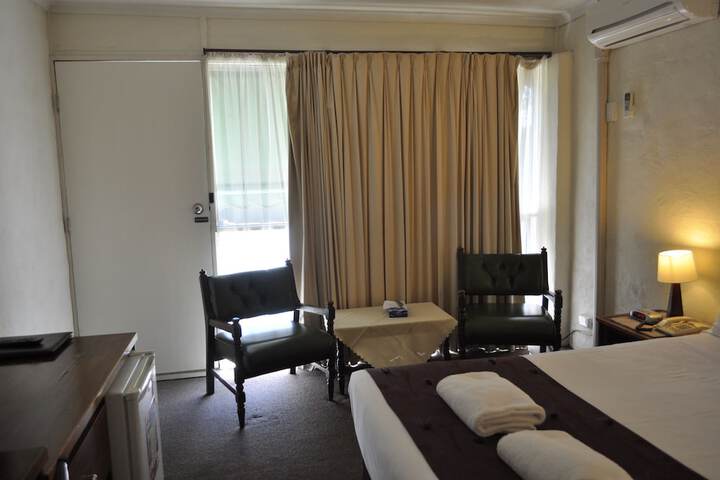 Room 11 of 42
