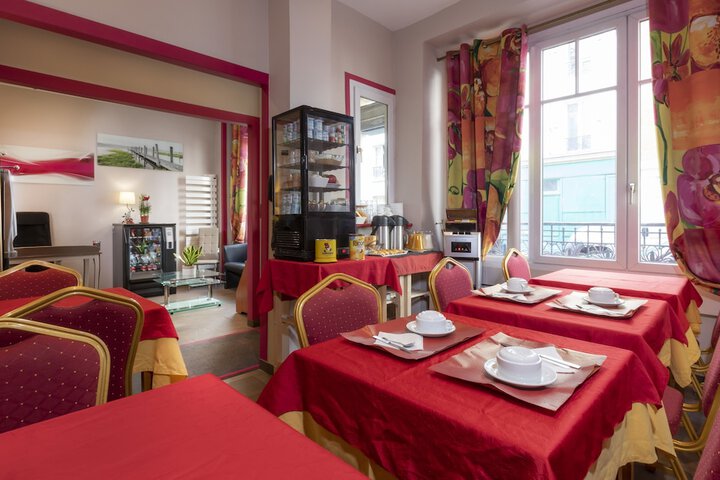 Breakfast area