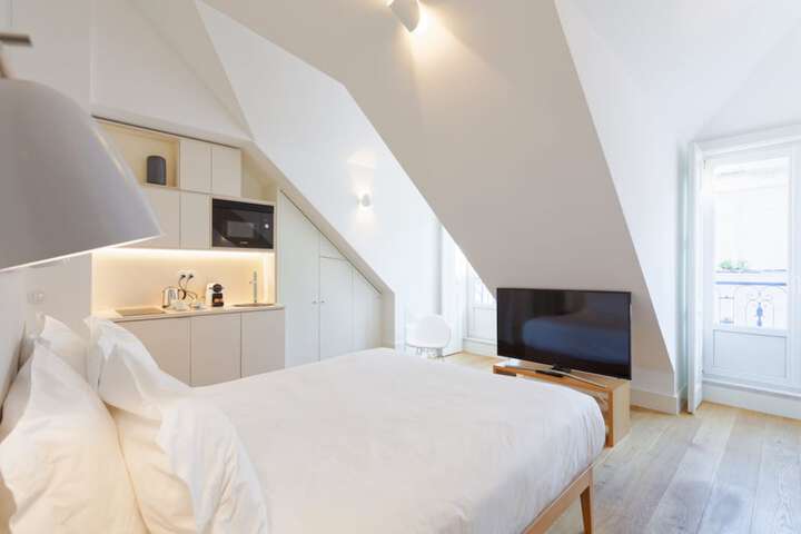 Room 14 of 76
