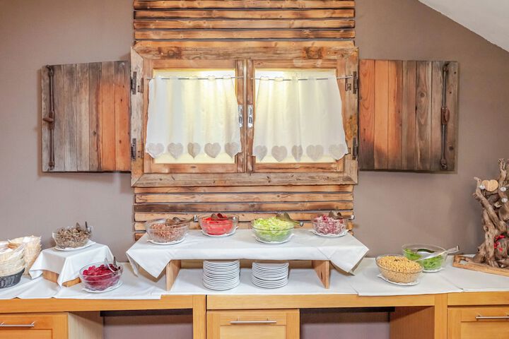 Dining Photos
