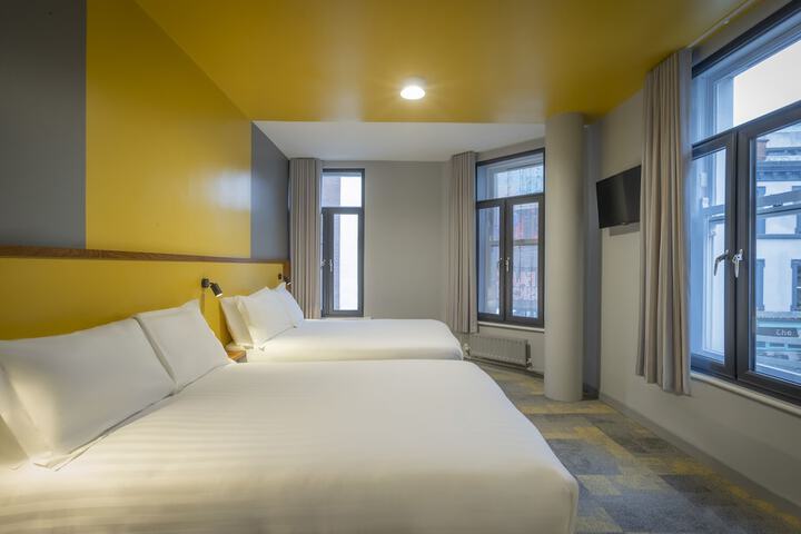 Room 6 of 15