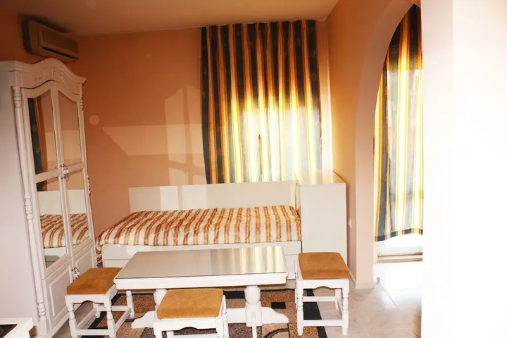 Room 3 of 4