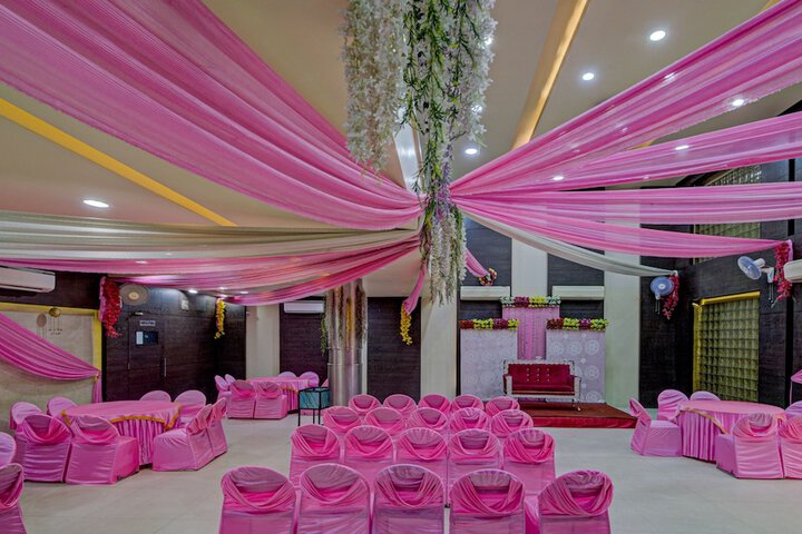 Ballroom/Hall 33 of 41