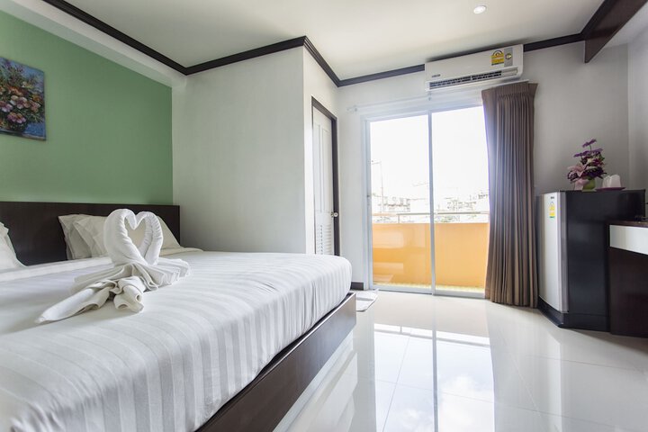 Room 8 of 22