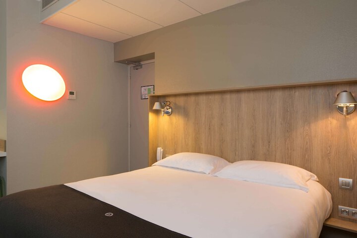 Room 15 of 59