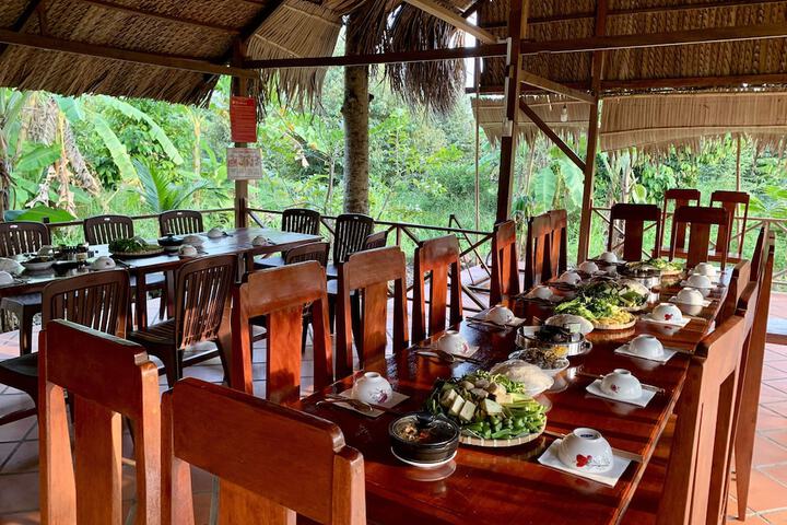 Dining 70 of 139