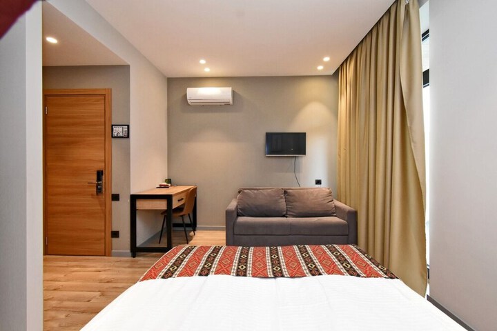 Room 37 of 61