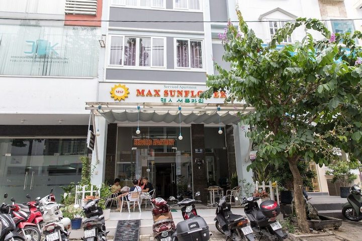 Hotel 8 of 27