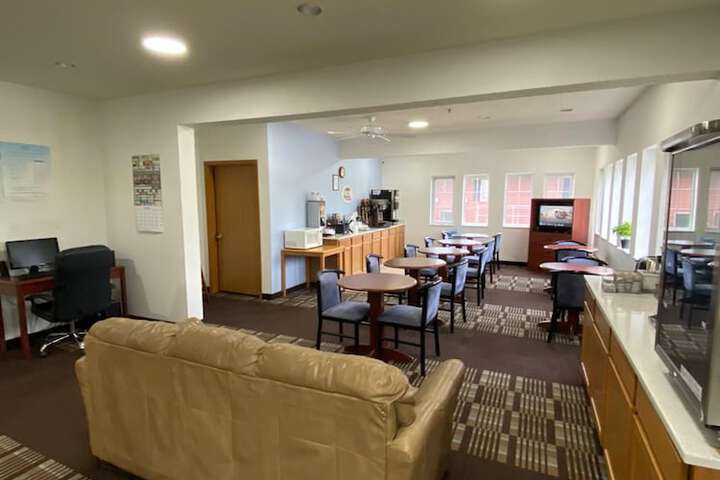 Business Center 25 of 25