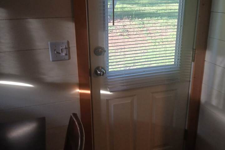 Room 2 of 61
