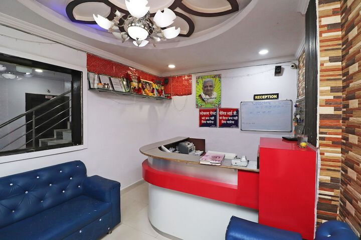 OYO 43850 Hotel Mn Galaxy