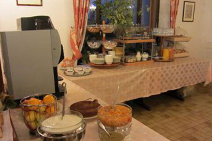 Breakfast/Coffee Service 16 of 68