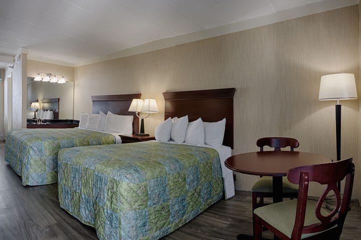 Room 6 of 17