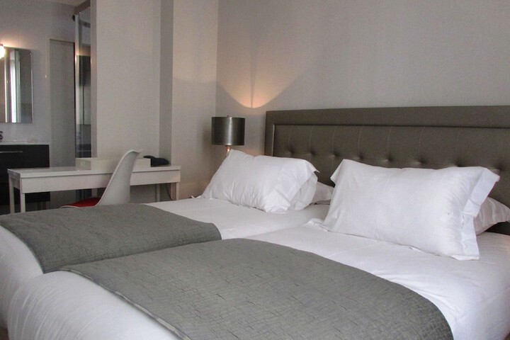 Room 27 of 46