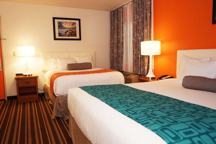 1 Queen Bed (3 of 30)