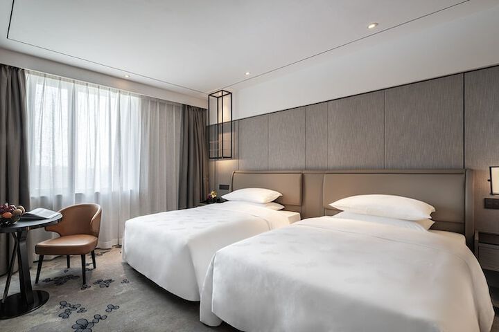 Room 7 of 82