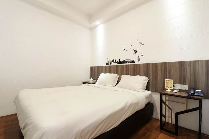 Room 12 of 79