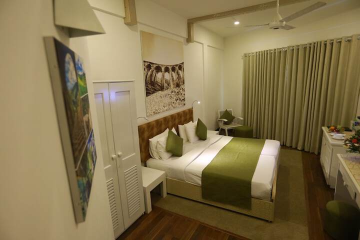 Room 16 of 48