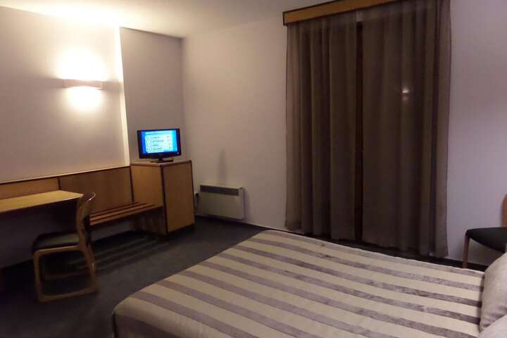 Room 13 of 44
