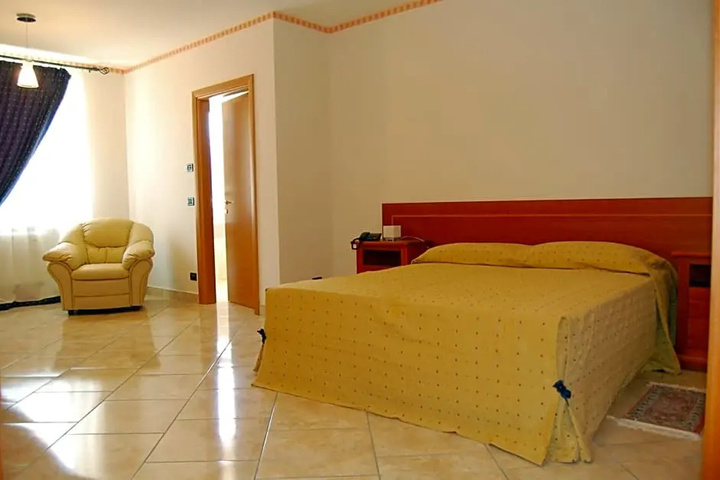 Room 8 of 8