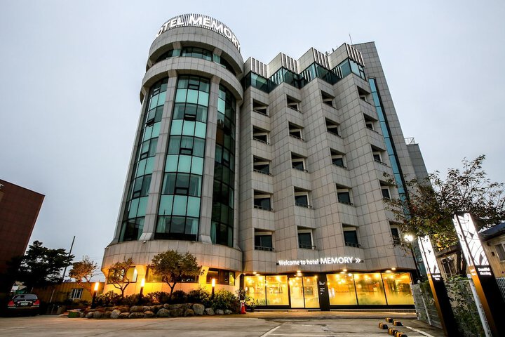 Hotel 80 of 88