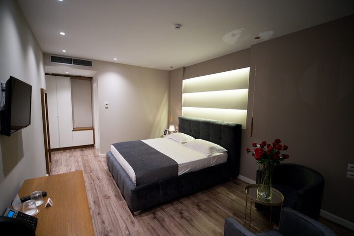 Room 15 of 34