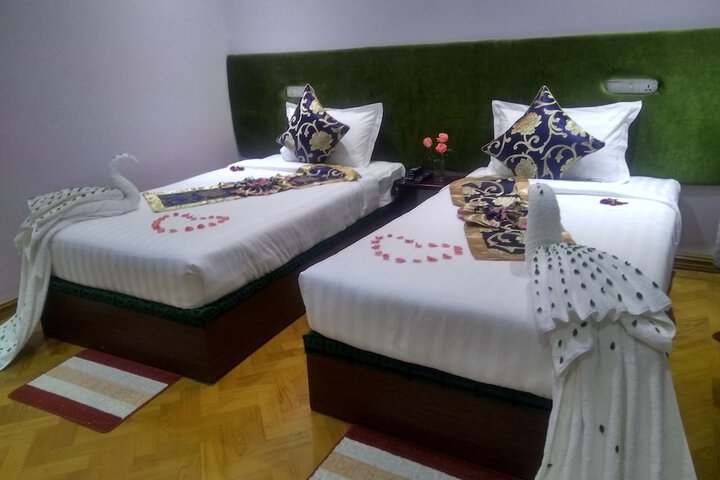 Room 12 of 25