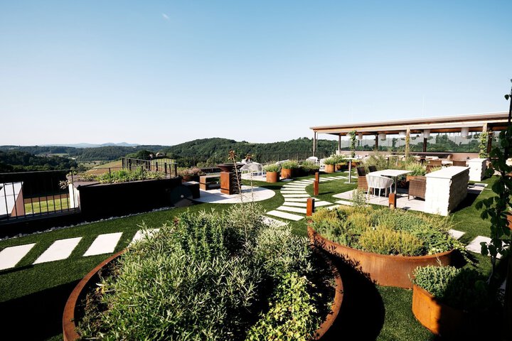Terrace/Patio 36 of 38