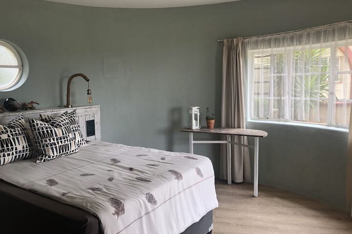 Room 16 of 34