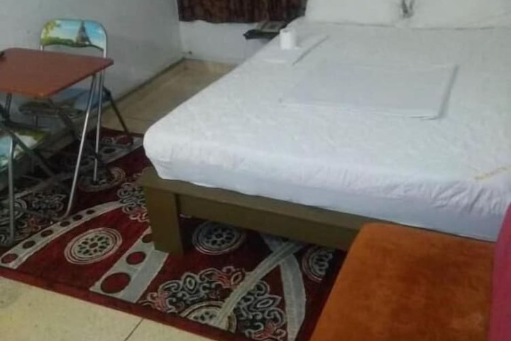 Room 8 of 34
