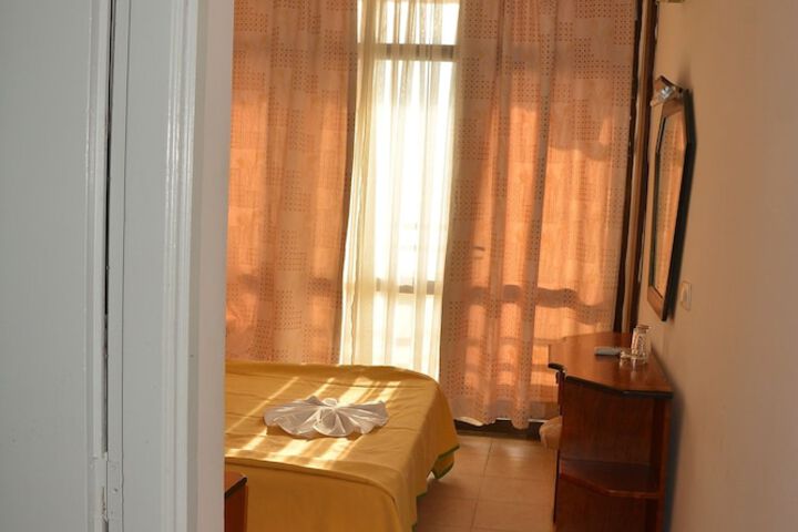 Room 14 of 51