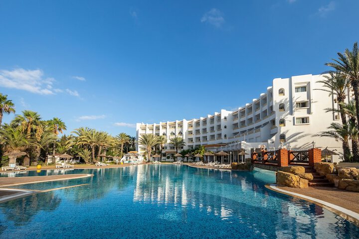 Hotel with Pool