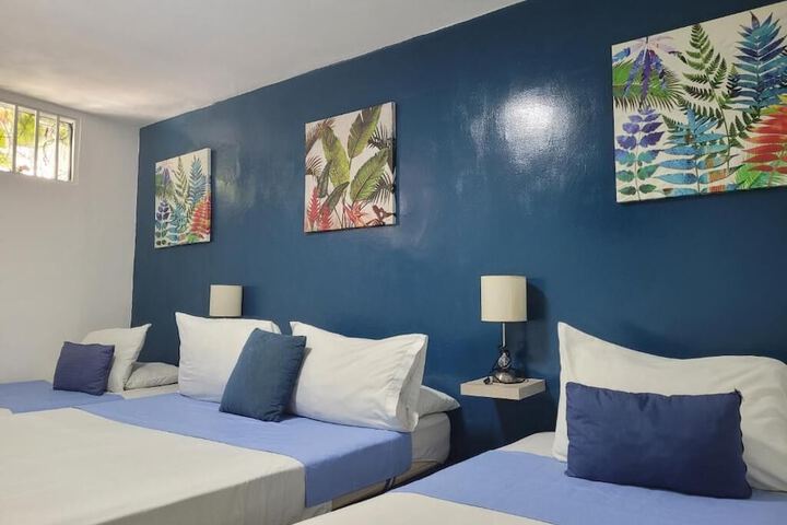 Room 9 of 32