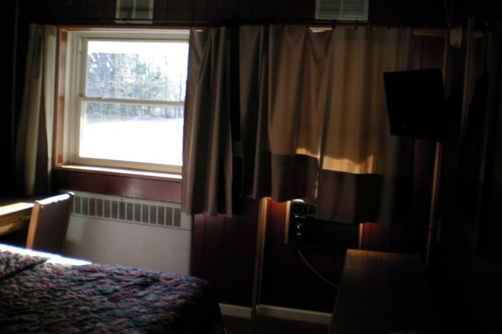 Room 27 of 43
