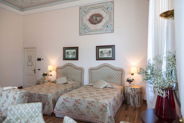 Room 12 of 65