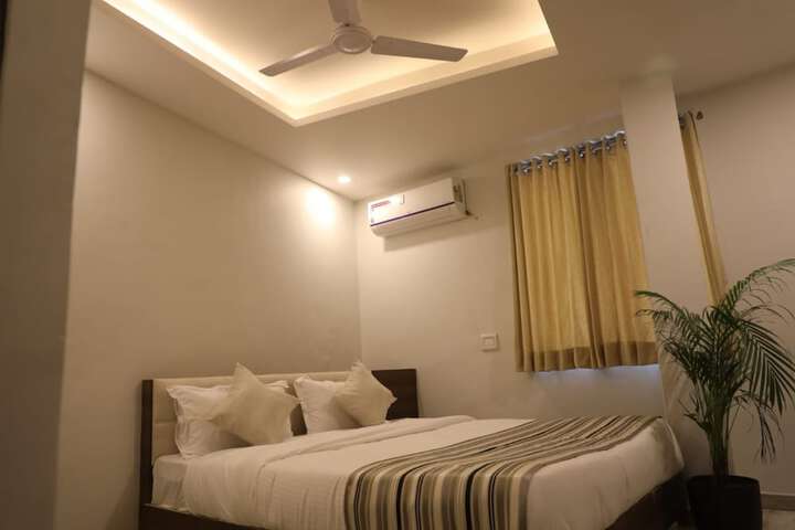 Room 3 of 15