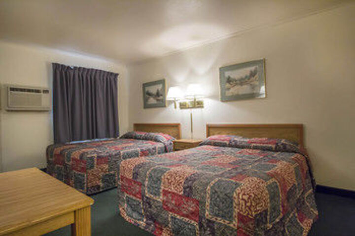 Room 7 of 16