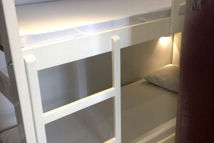 Room 2 of 60