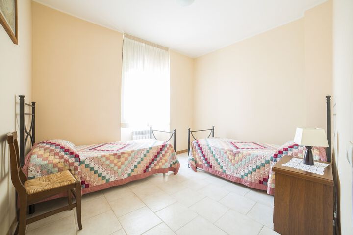 Room 11 of 36