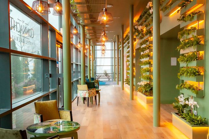 Guest Lobby