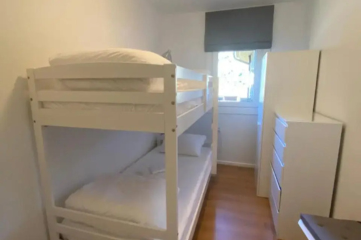 Room 4 of 11