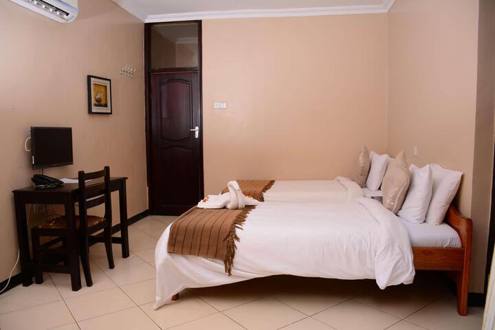 Room 10 of 48