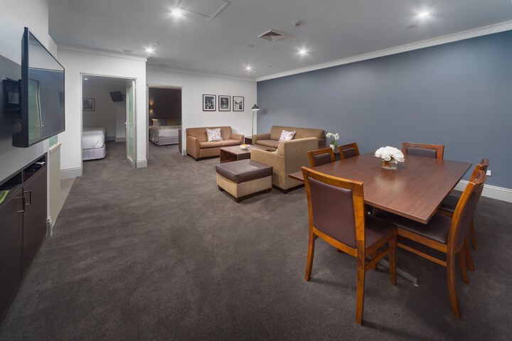 Room 51 of 80