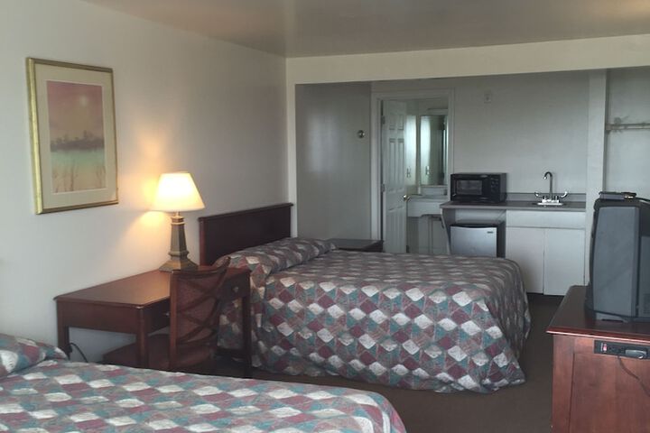 2 Double Beds (5 of 5)