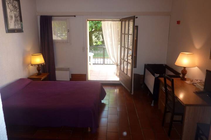 Room 10 of 37
