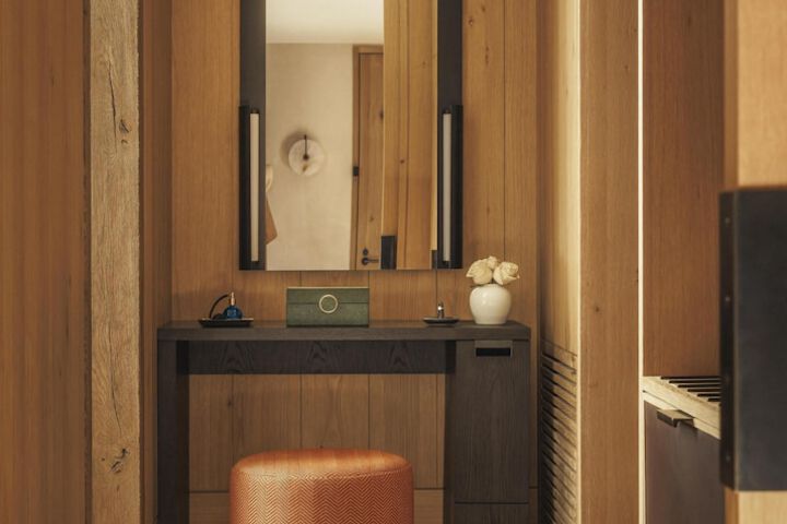 Room 63 of 182