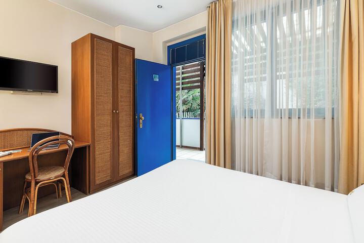 Room 15 of 57