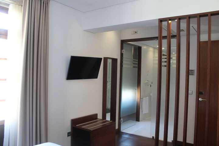 Room 30 of 63